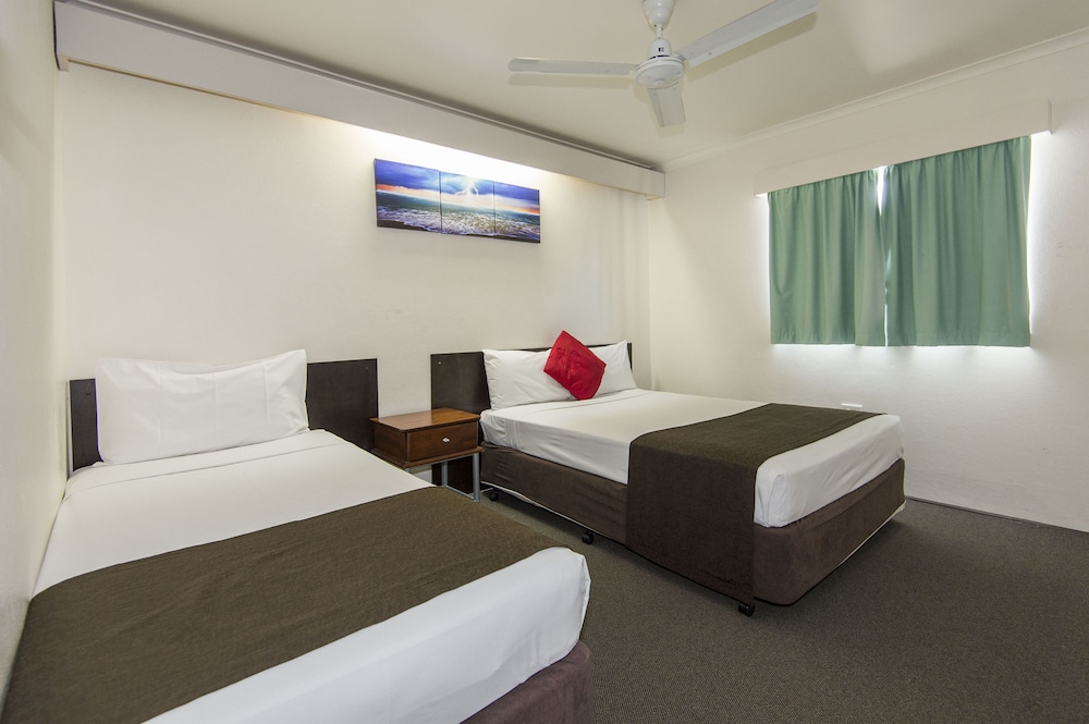 Coral Sands Motel 6/32