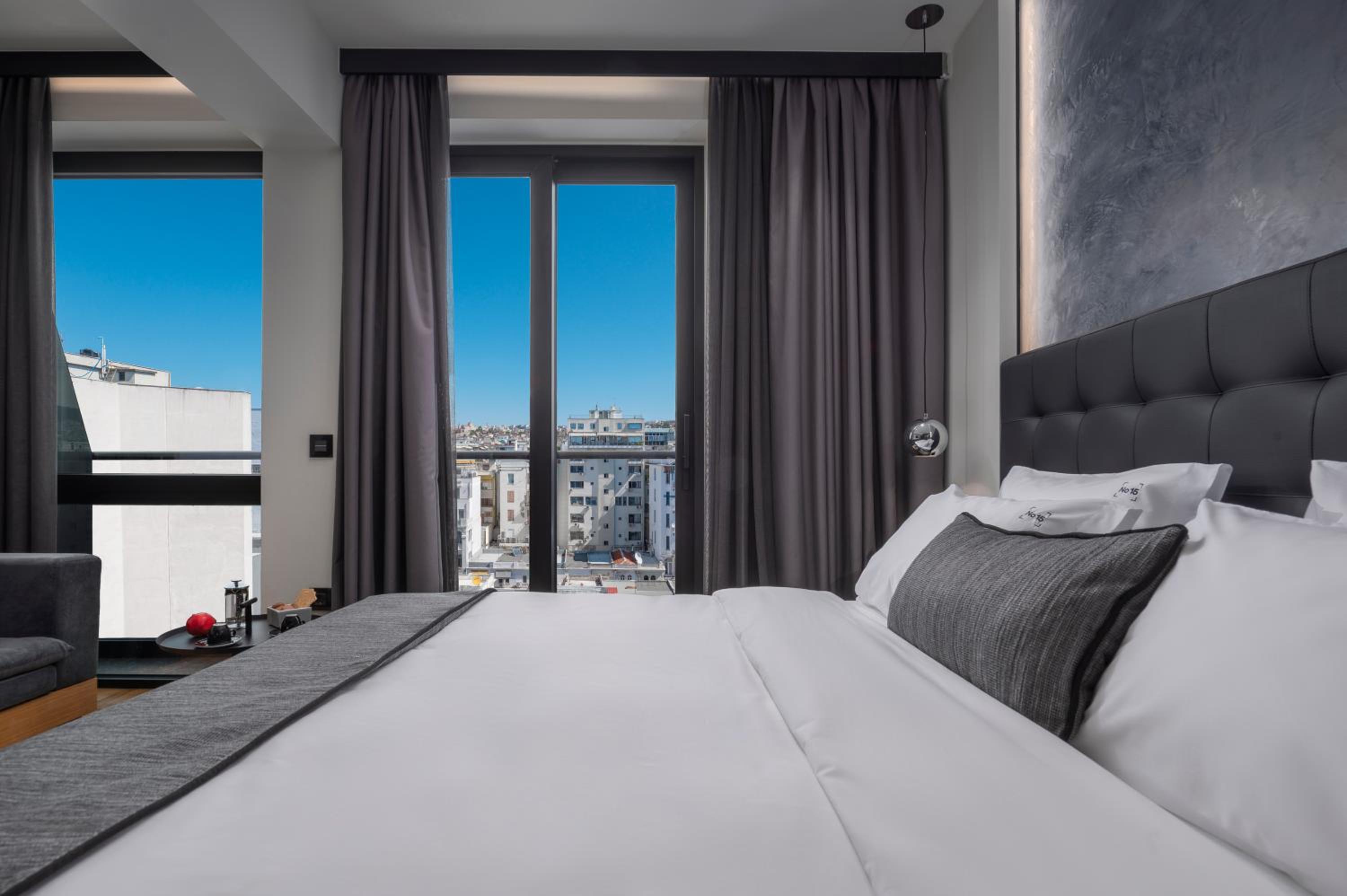 Elegant, Suite