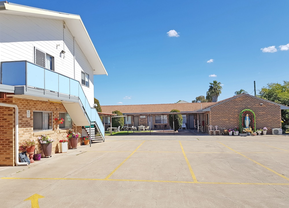 Maria Motel 54/60