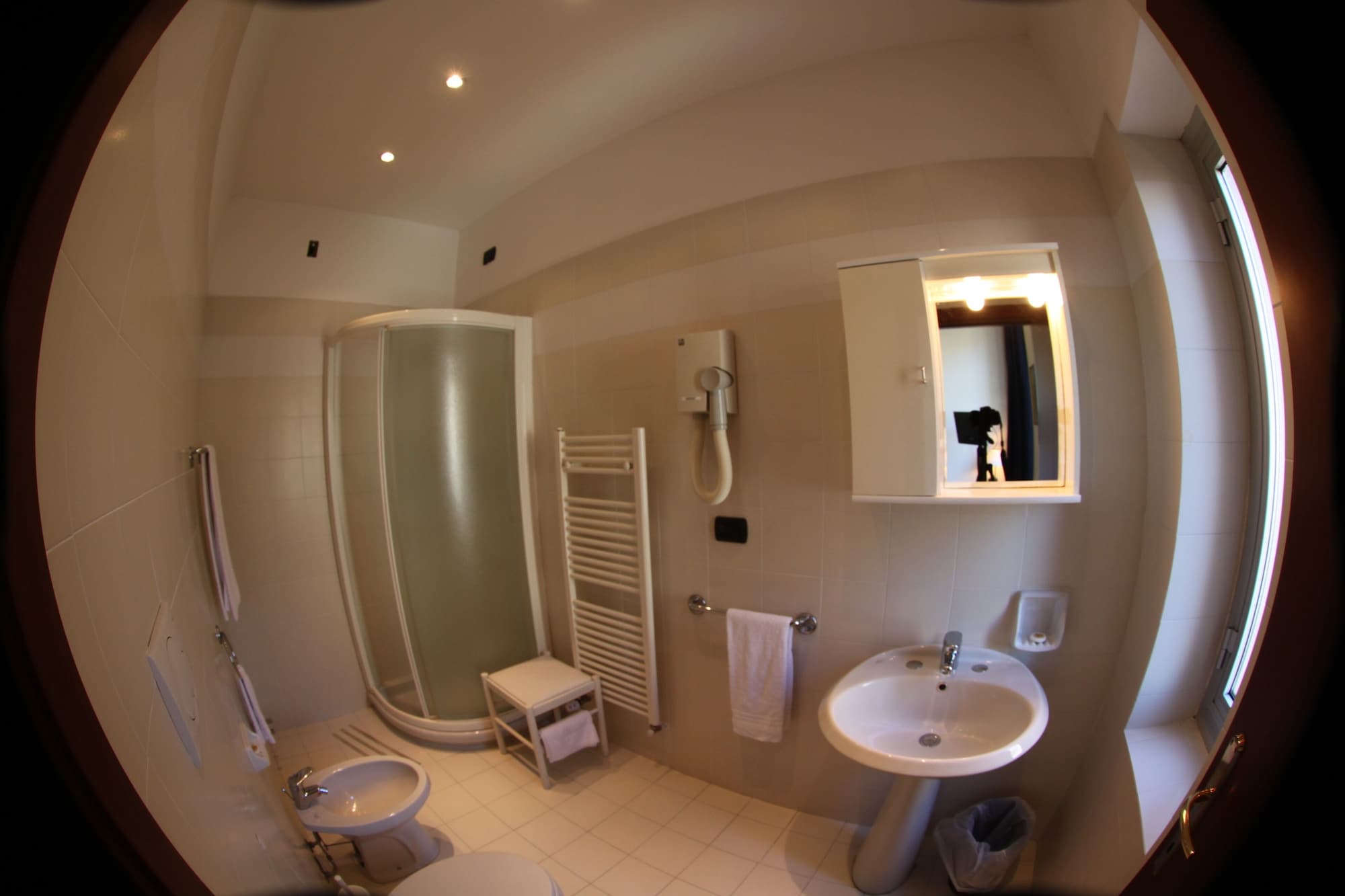 غرفة رباعية بسرير مزدوج وسرير بطابقين، Hotel Stella 6/6