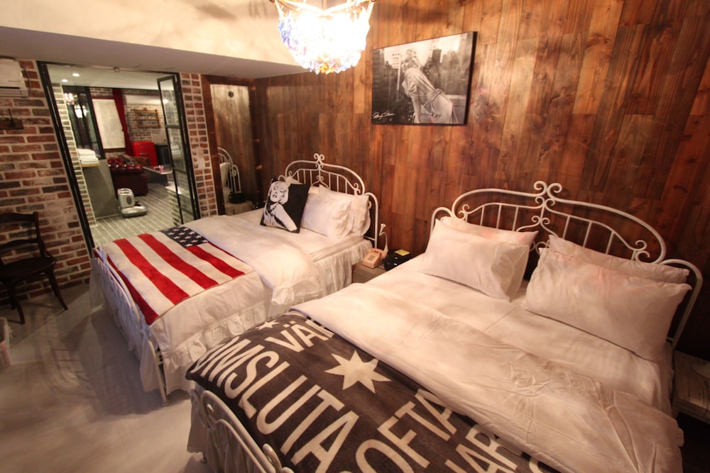 February Hotel Hwanggeum 34/93