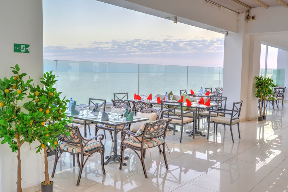 King Evelthon Beach Hotel and Resort 57/71