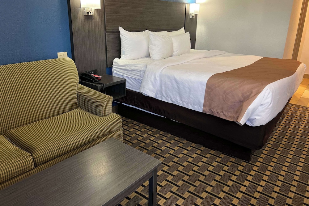 Quality Inn & Suites Louisville East thumb 4