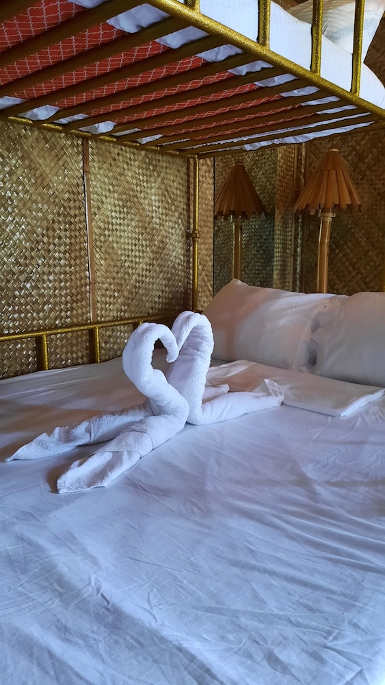 White Chocolate Hills Resort 20/72