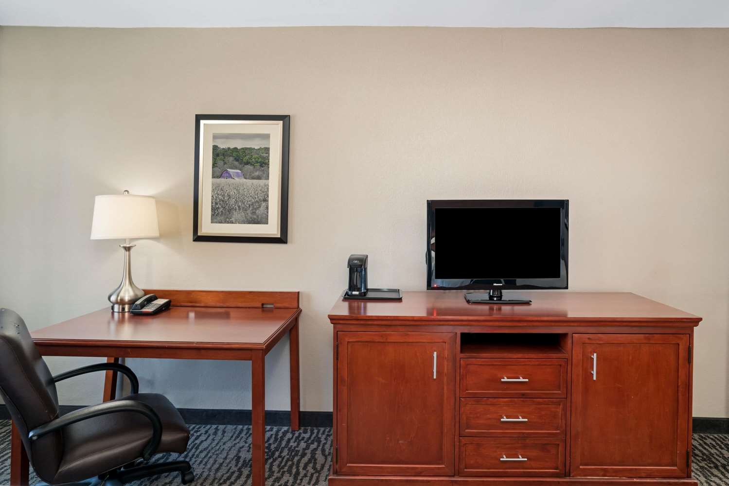 La Quinta Inn & Suites by Wyndham Knoxville North I-75 51/58