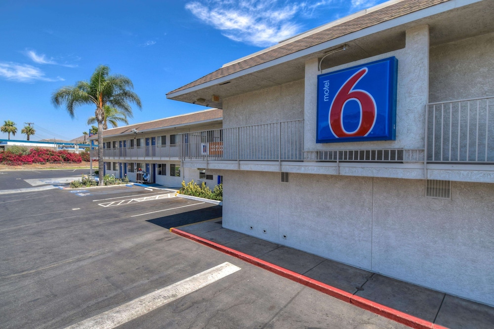 Motel6 Jurupa Valley, CA - Riverside West 35/44