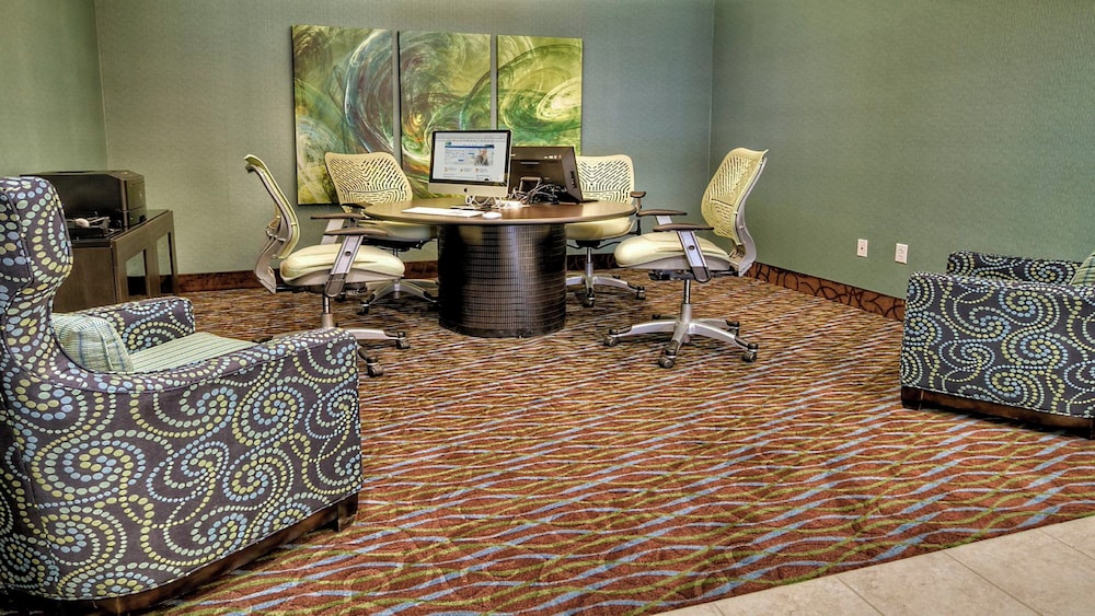 Holiday Inn Express Suites Pittsburgh Sw Southpointe 47/72