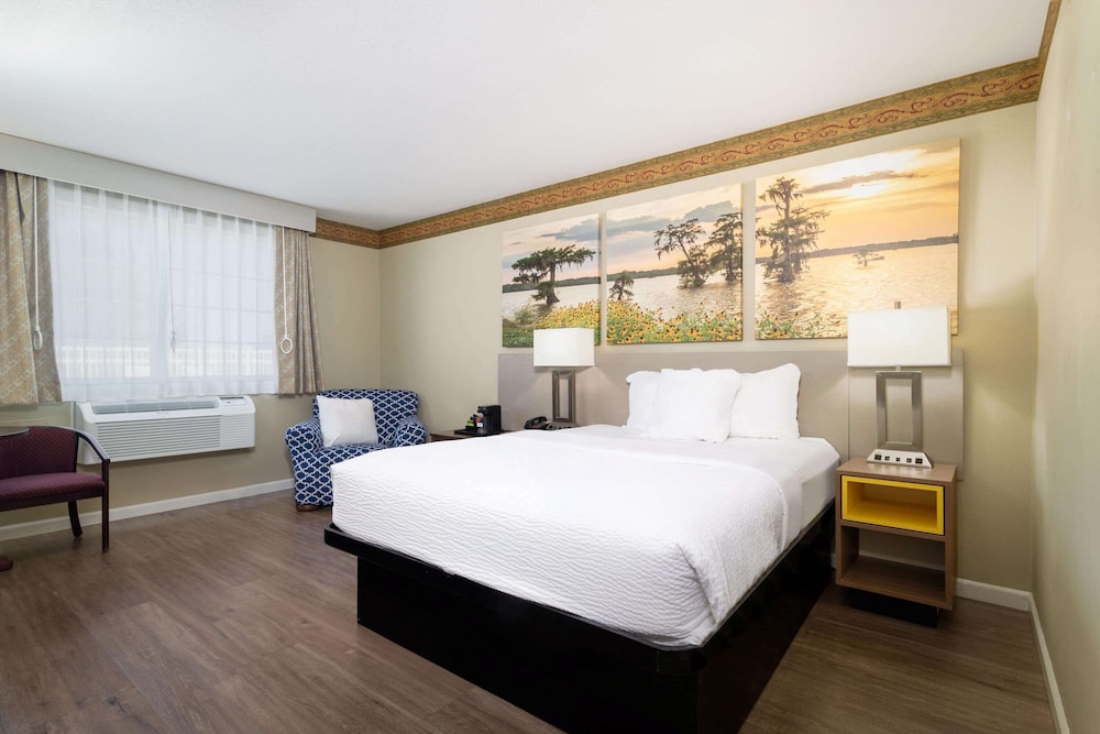 Days Inn by Wyndham Mountain Home 23/55