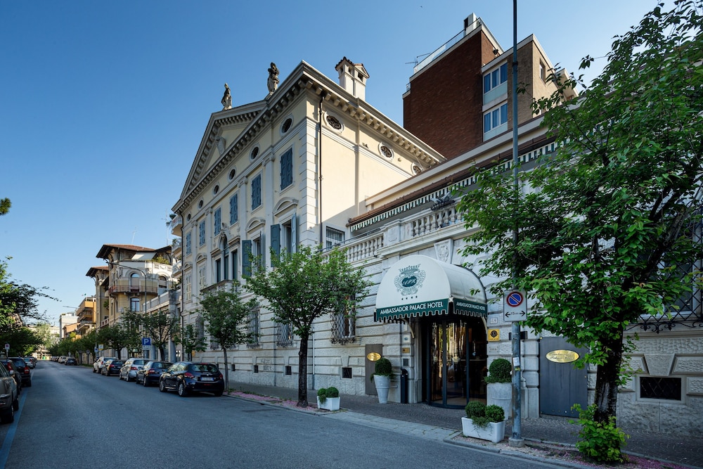 Ambassador Palace 43/50