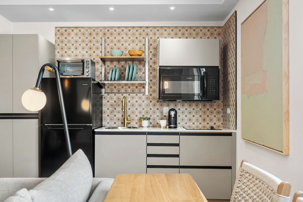 HiBird- Apartment and Suites Hotel photo2