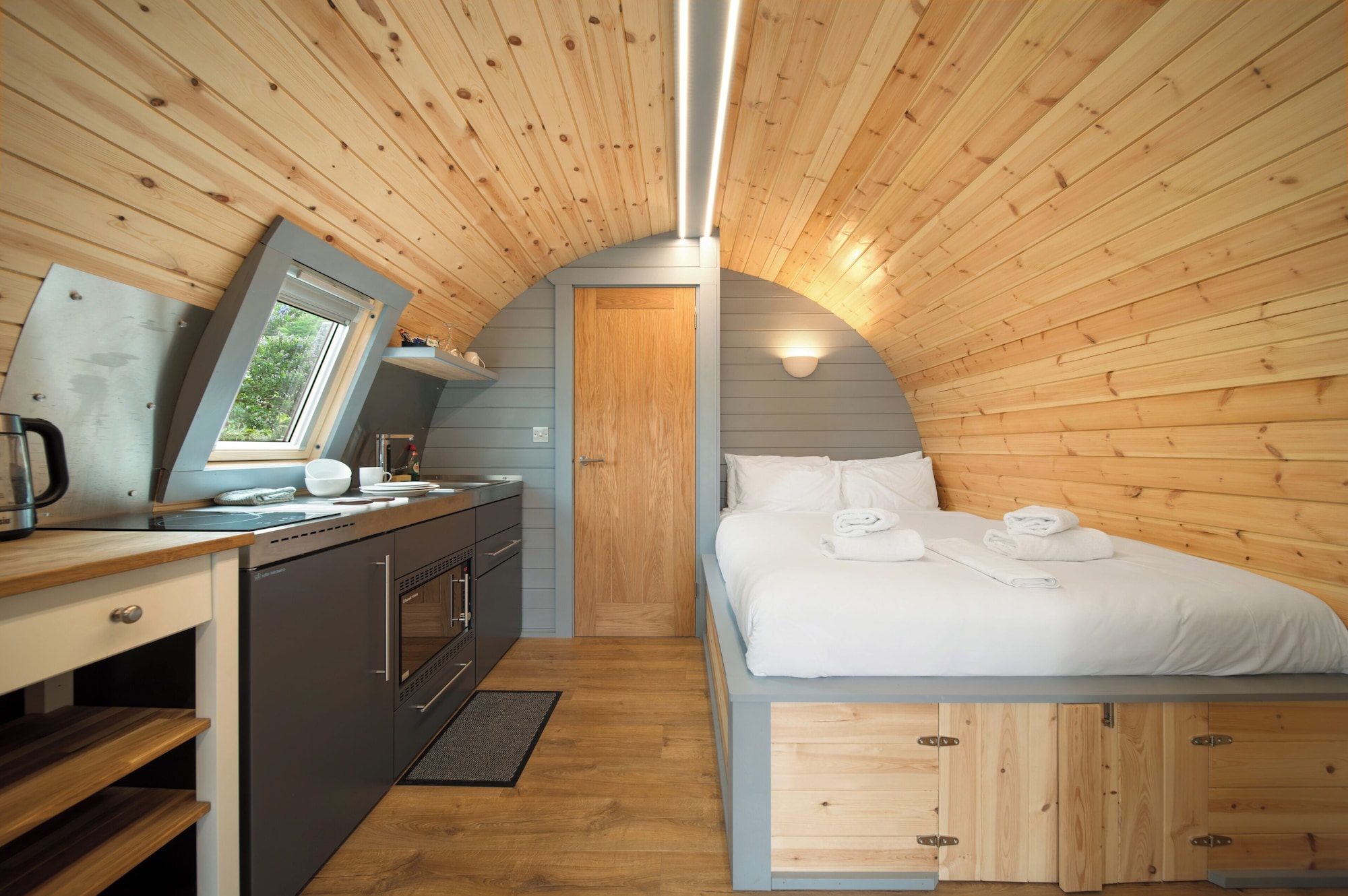 Grand, Beach Pod, Luxury, Double Bed, Sofa