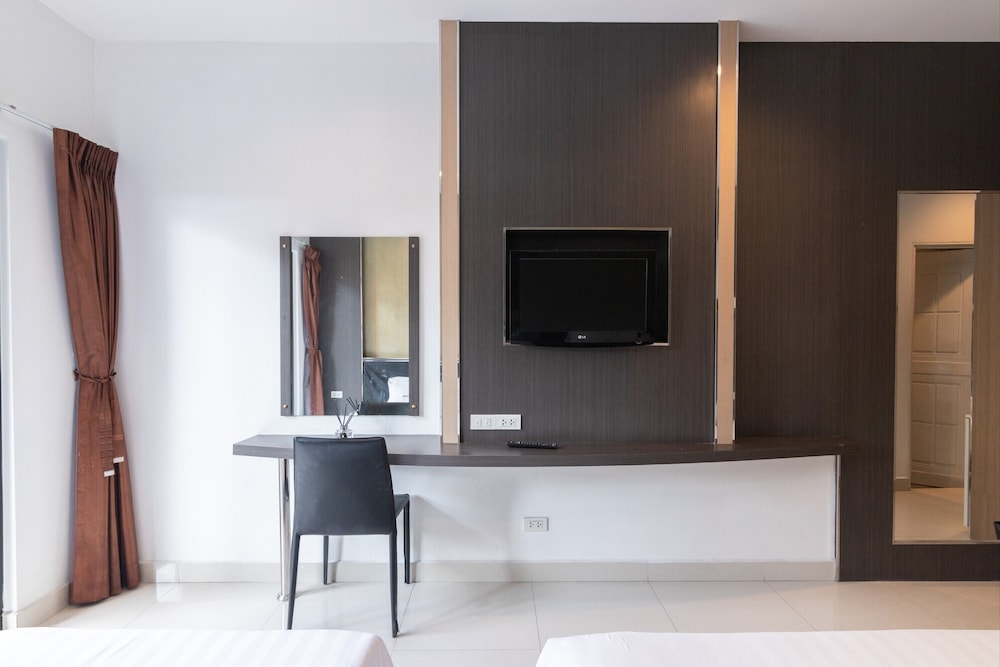 Tribe Hotel Pattaya 8/50