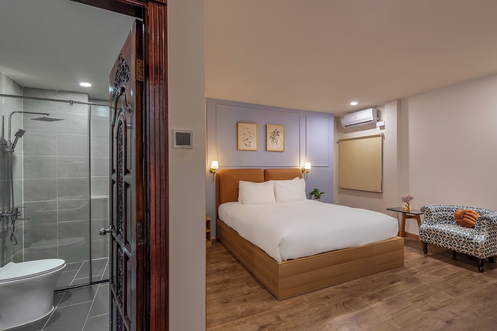 SAZI Resin Hotel - Free Nails/HairWash 50/50