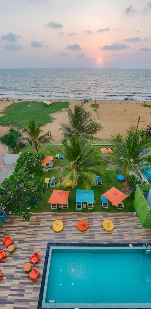 Hotel J Negombo 4/52