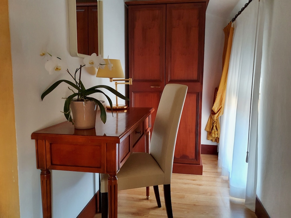 Hotel Aurora 10/50