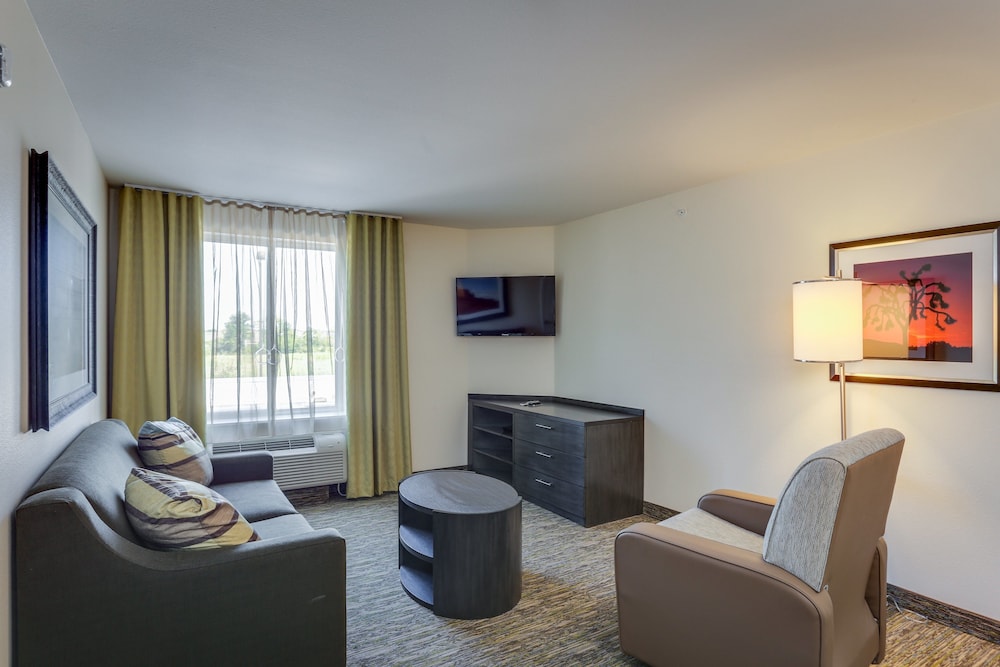 Candlewood Suites College Station At University 28/46