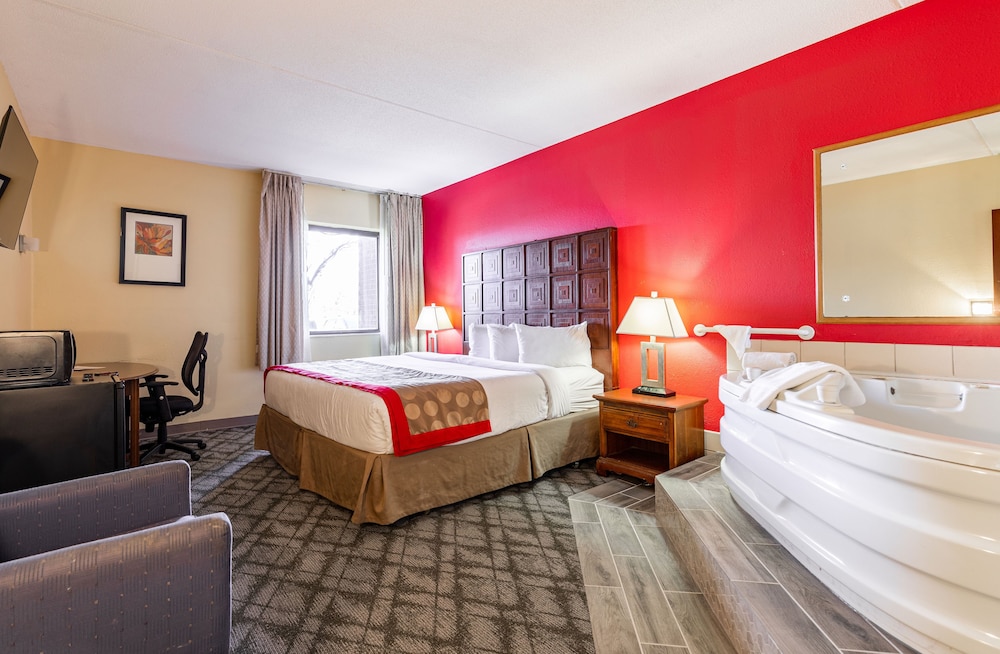 Ramada by Wyndham Columbus North 7/39