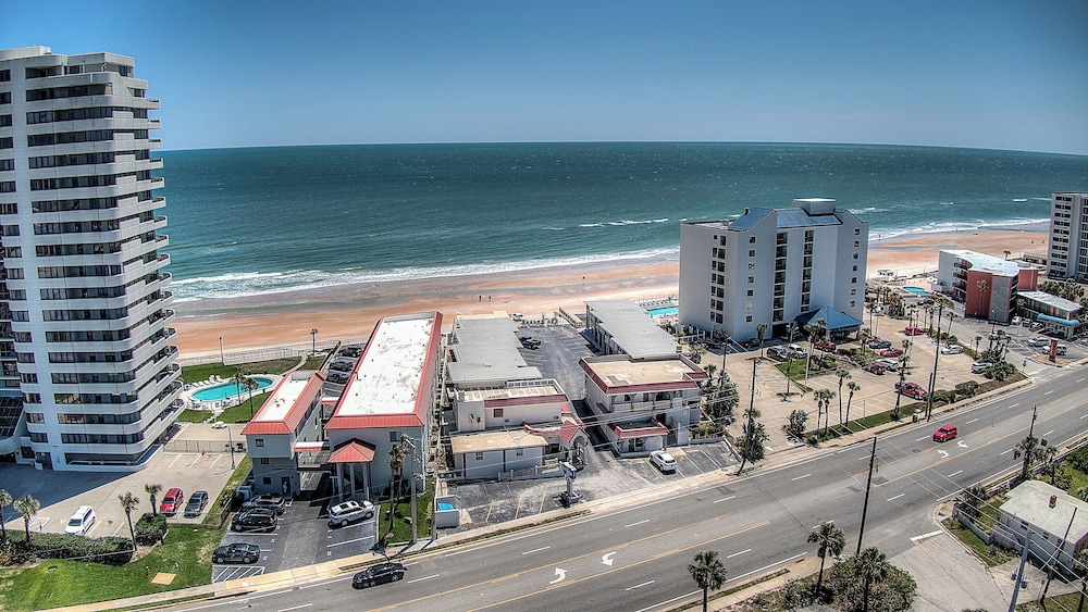 La Bella Oceanfront Inn 44/50