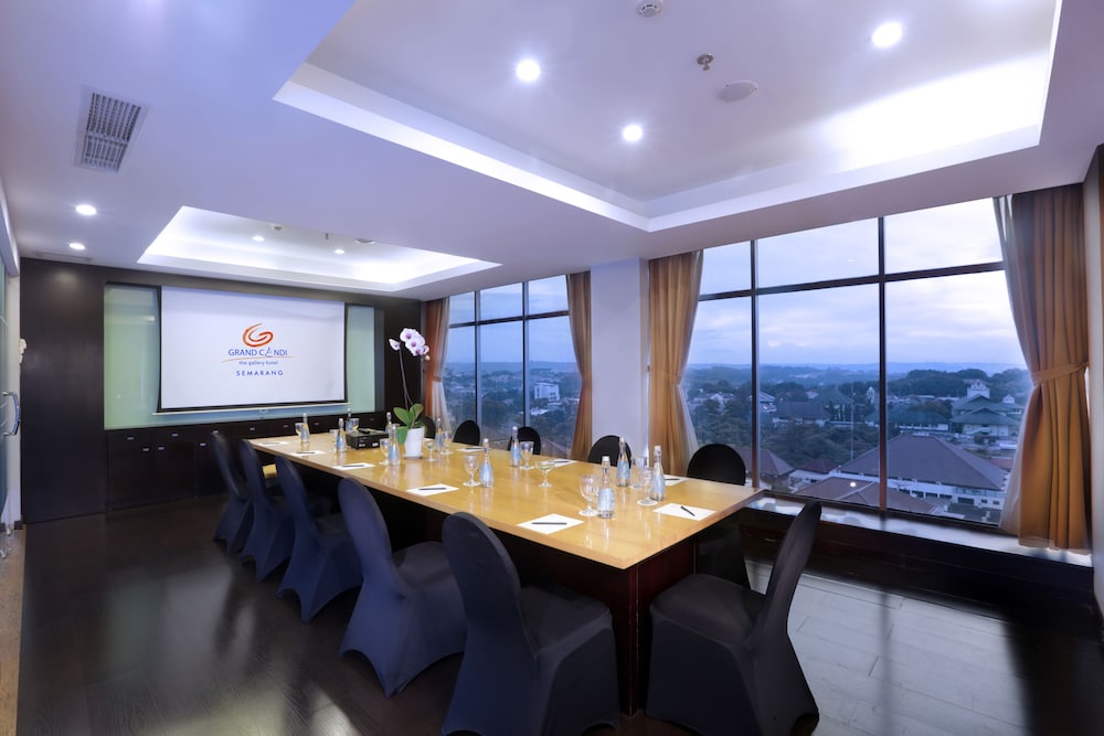 Hotel Grand Candi Semarang 67/71