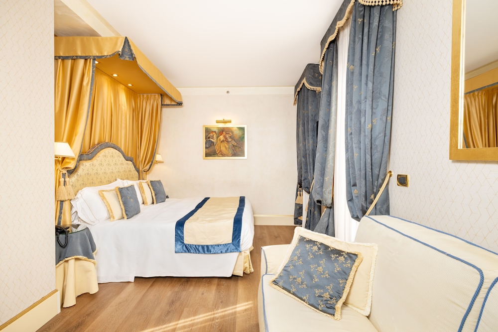 JUNIOR SUITE, TRIPLE