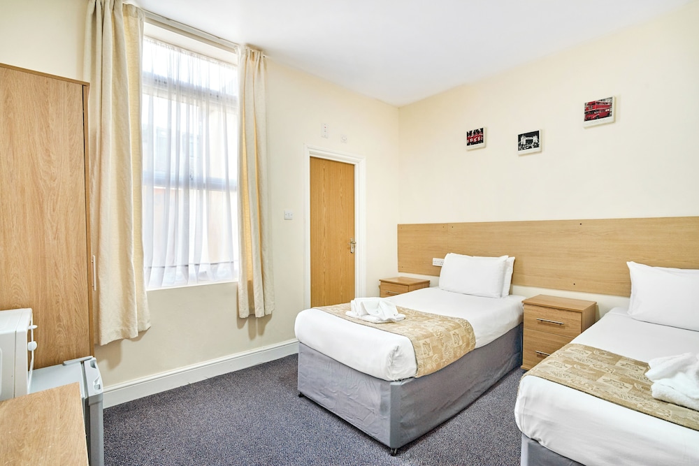 ROOM, TRIPLE