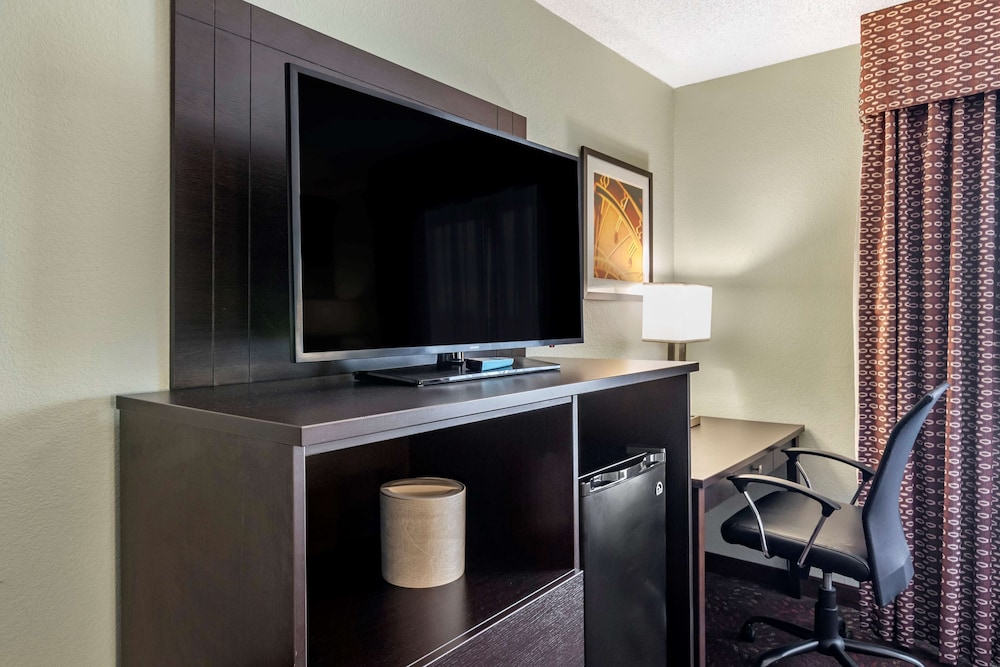 Best Western Plus Columbia Inn 46/53