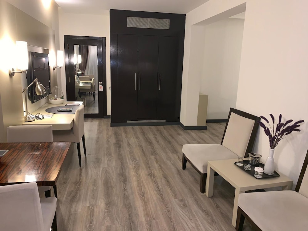 My Hotel 41/55