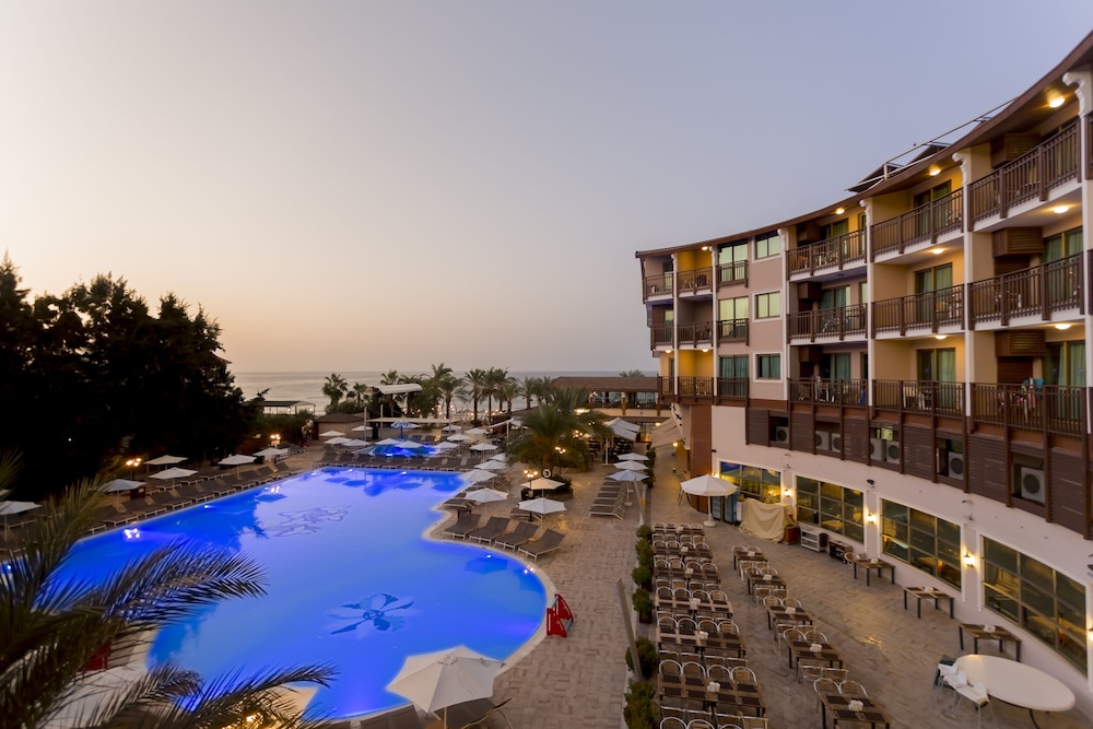 Quattro Family Club Dem Hotel 4/33