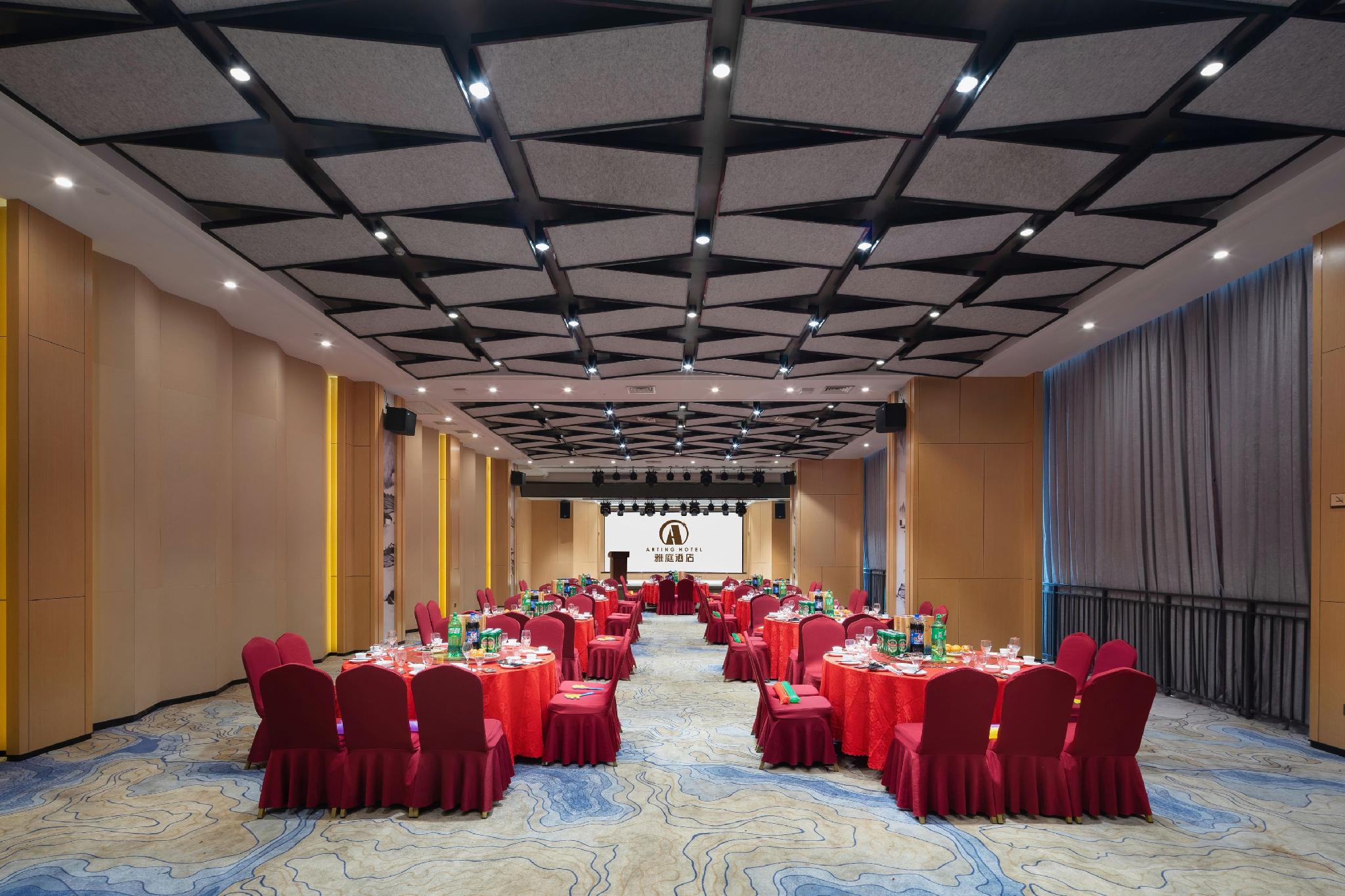 Arting Hotel 34/39
