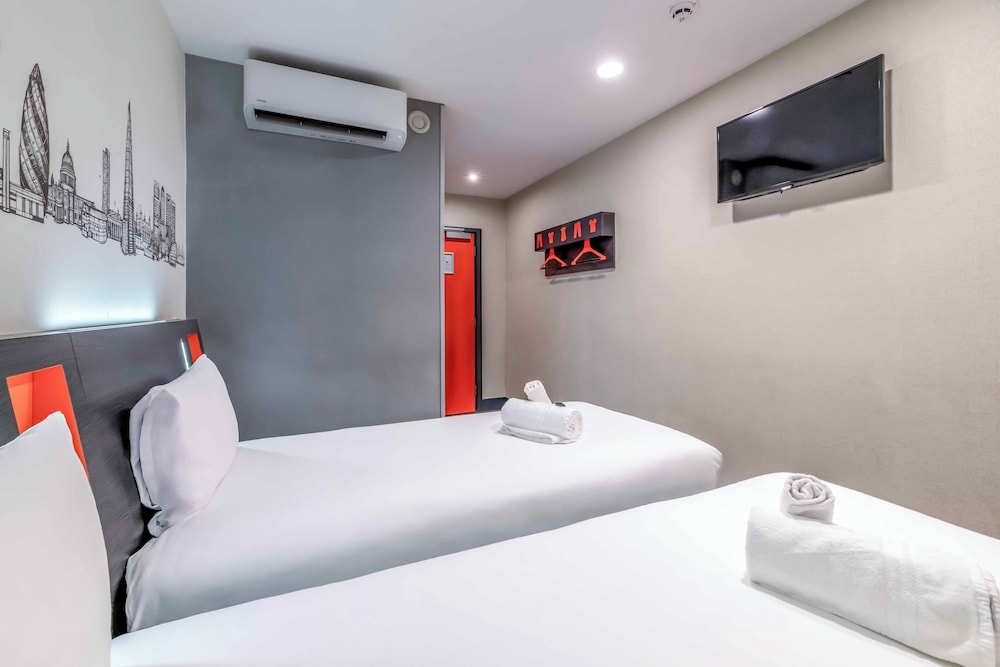 Basic, Twin Beds, No Window