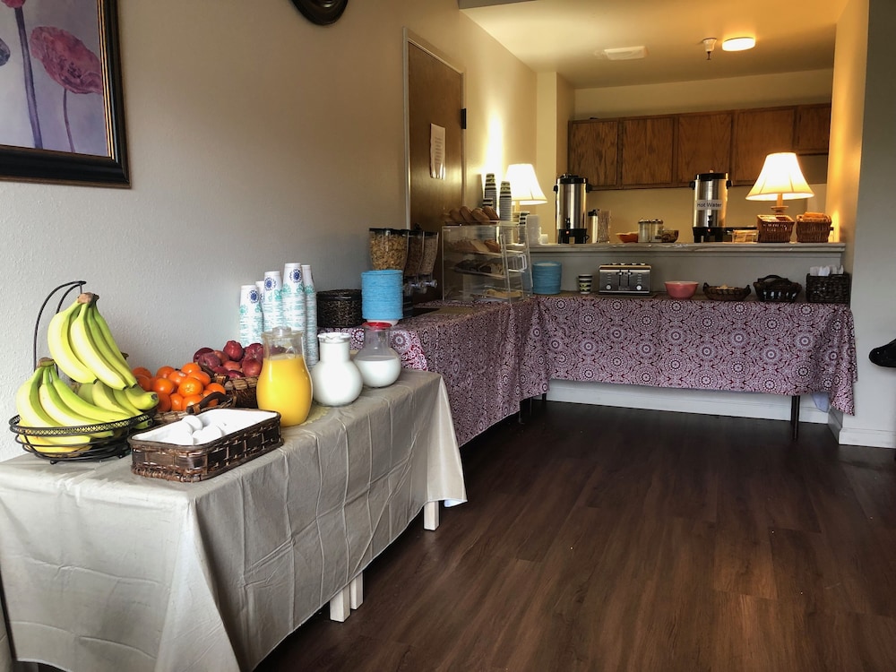 Monarch Resort 7/41