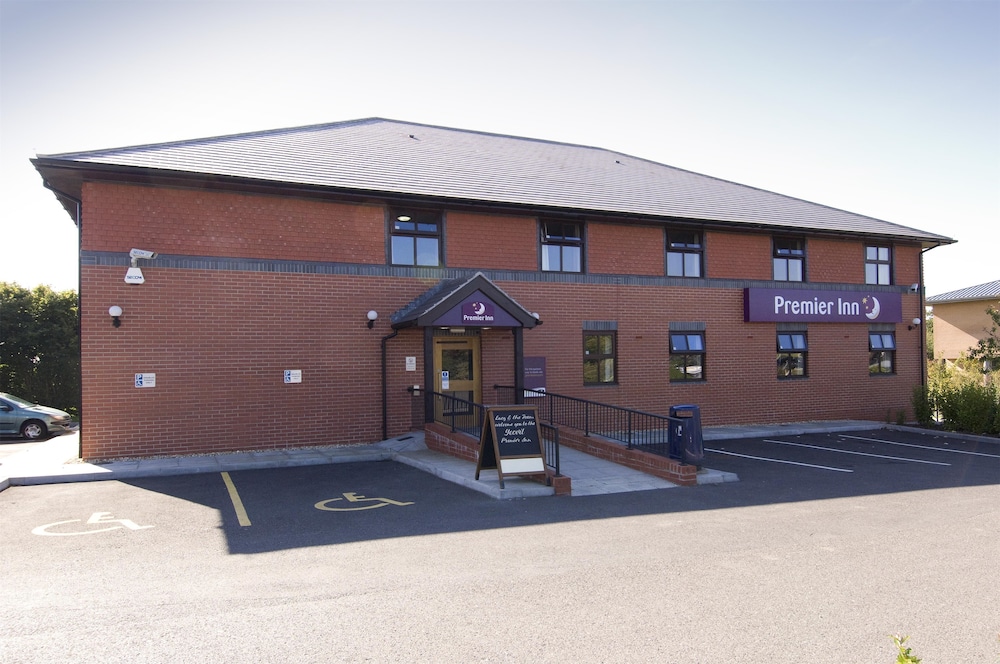 Premier Inn Yeovil Airfield in YEOVIL