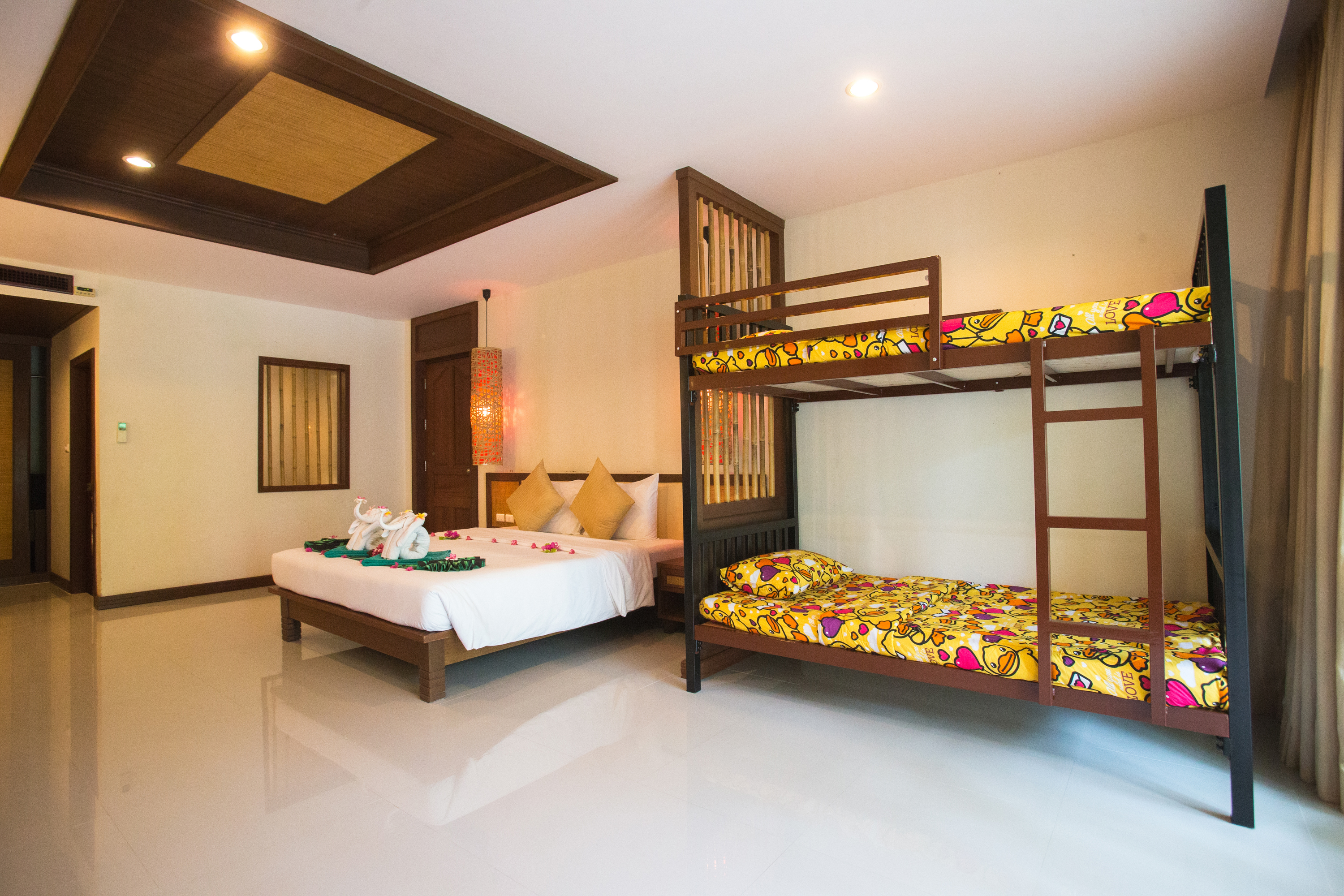 Hotel and Beach Bungalow at Lanta Resort 20/55