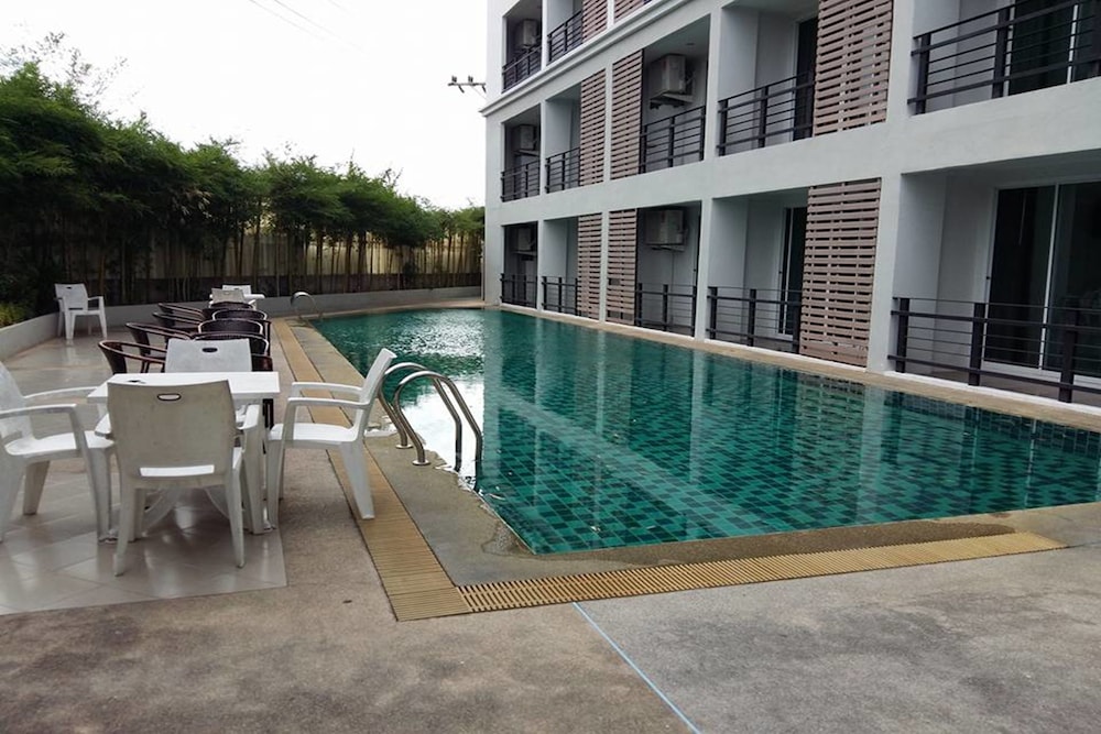 Retreat Resort Pattaya 7/86