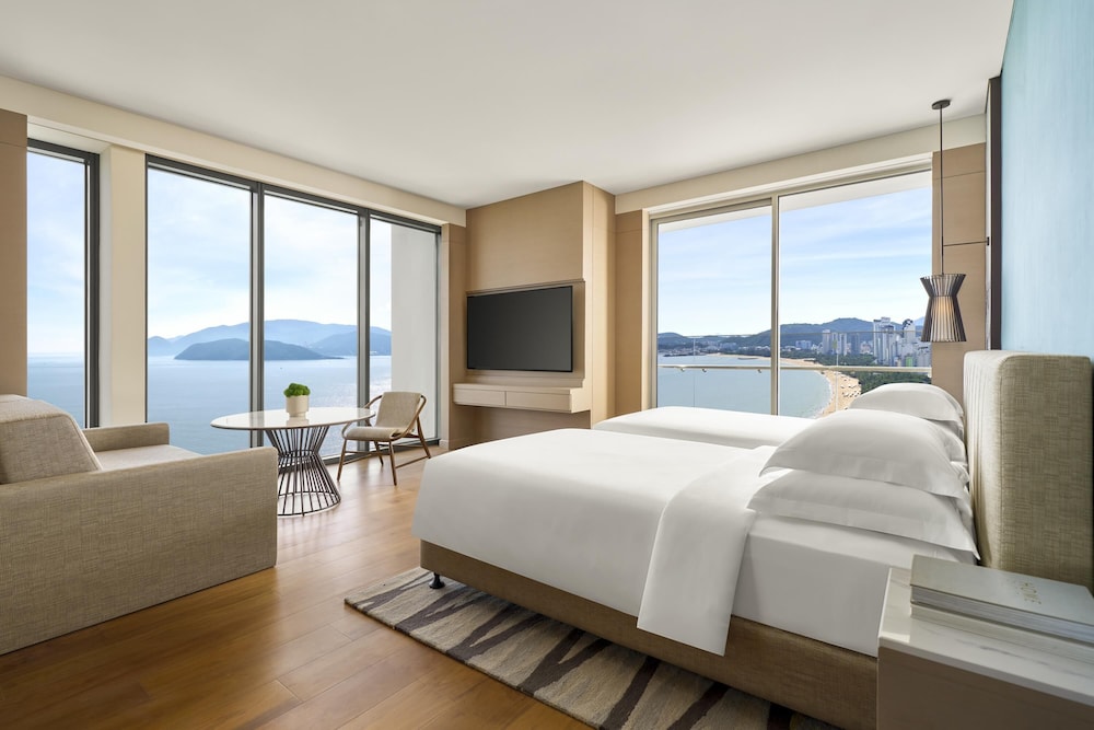 Hyatt Regency Nha Trang 8/50