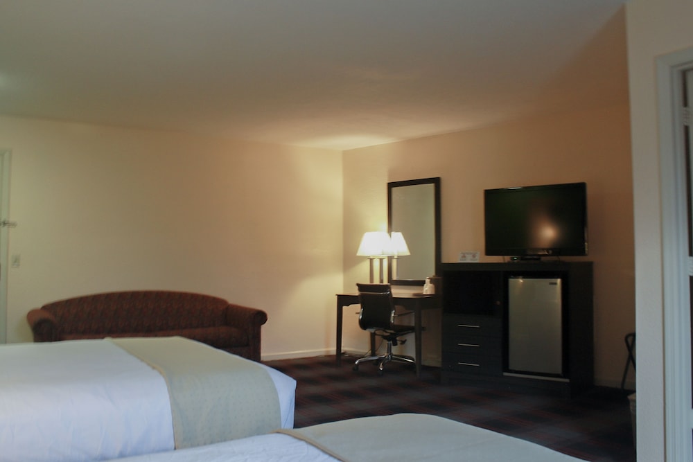 Mountain Valley Inn Dillard 24/62