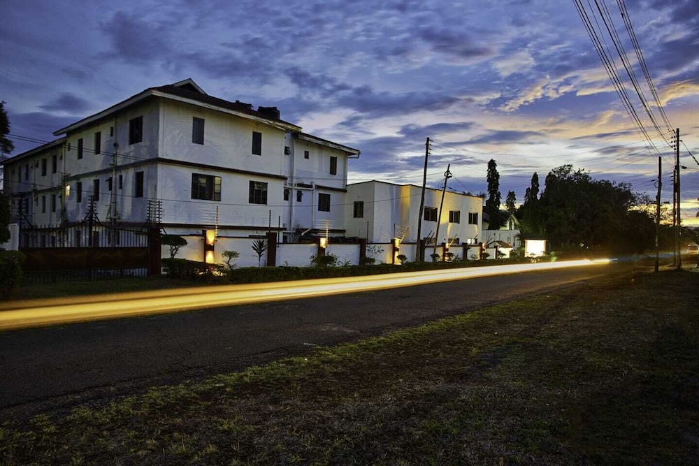 Melvic Hotel 3/20