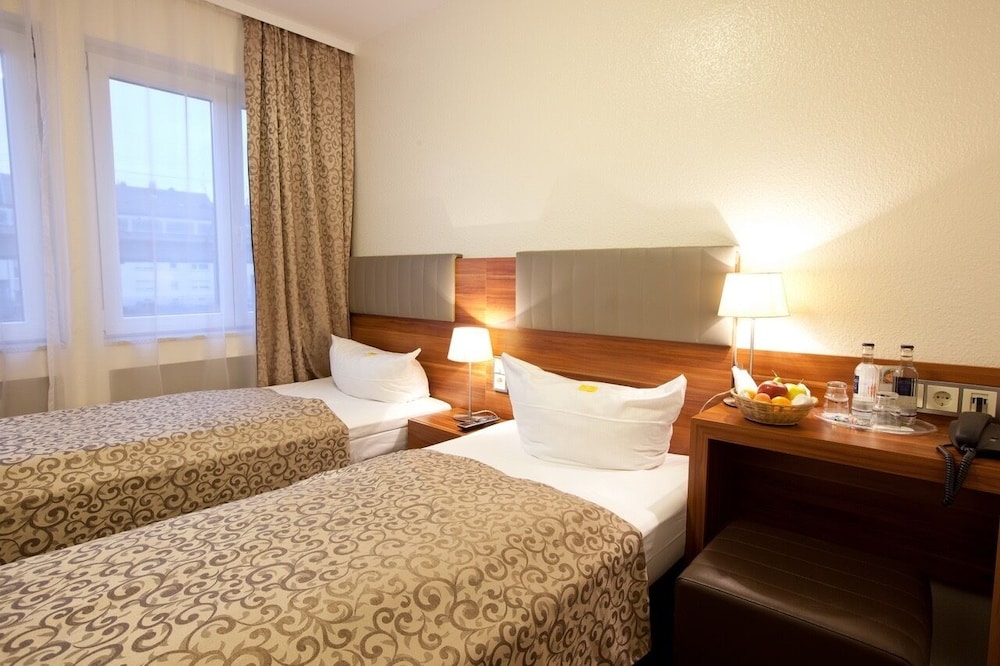 Hotel Arena Messe Frankfurt 8/21