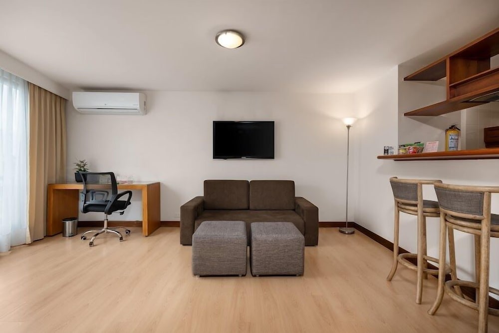 Leblon Suites Hotel 37/60