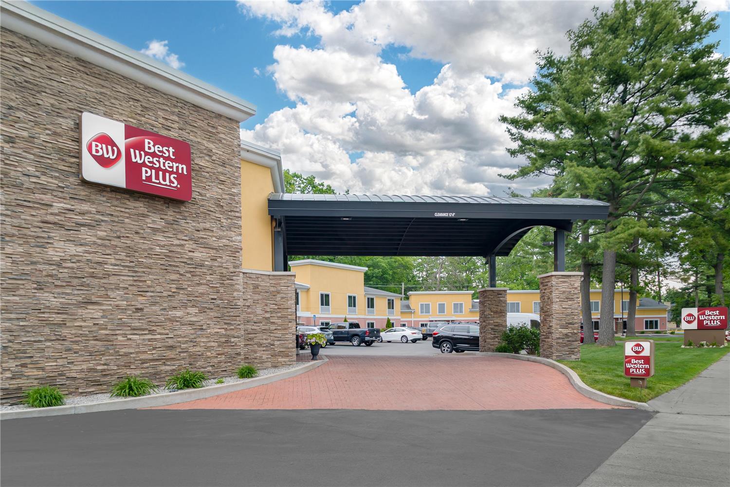 Best Western Plus Traverse City 38/39
