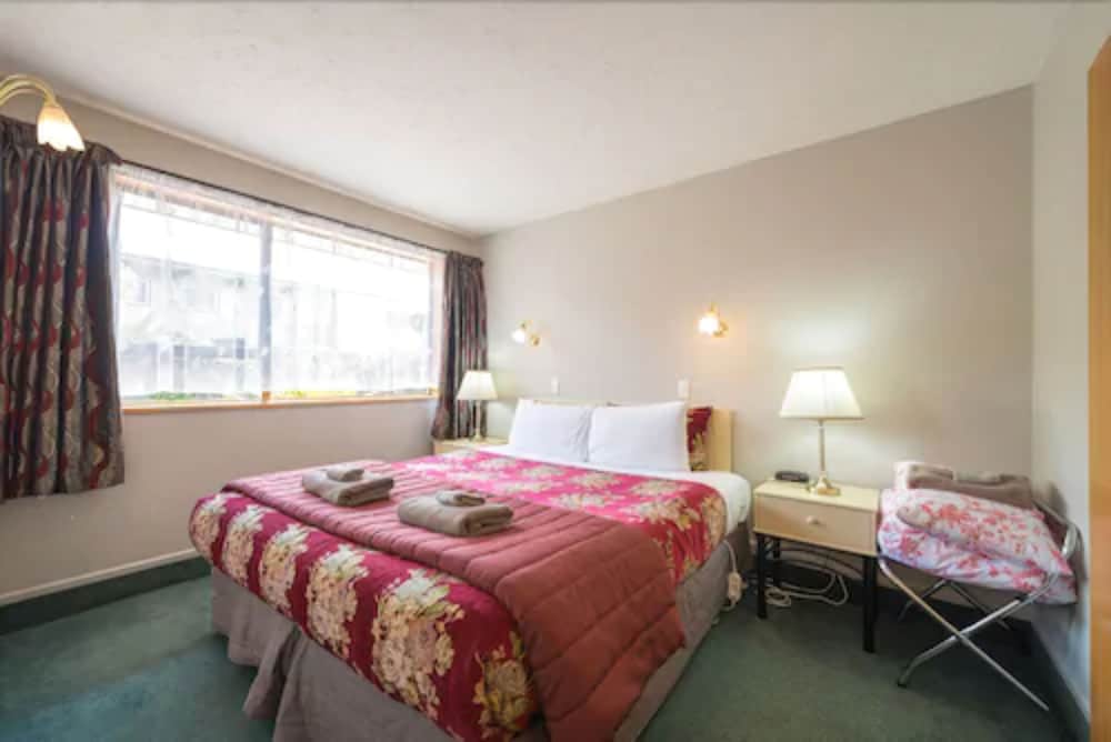 Strathern Motor Lodge 46/59