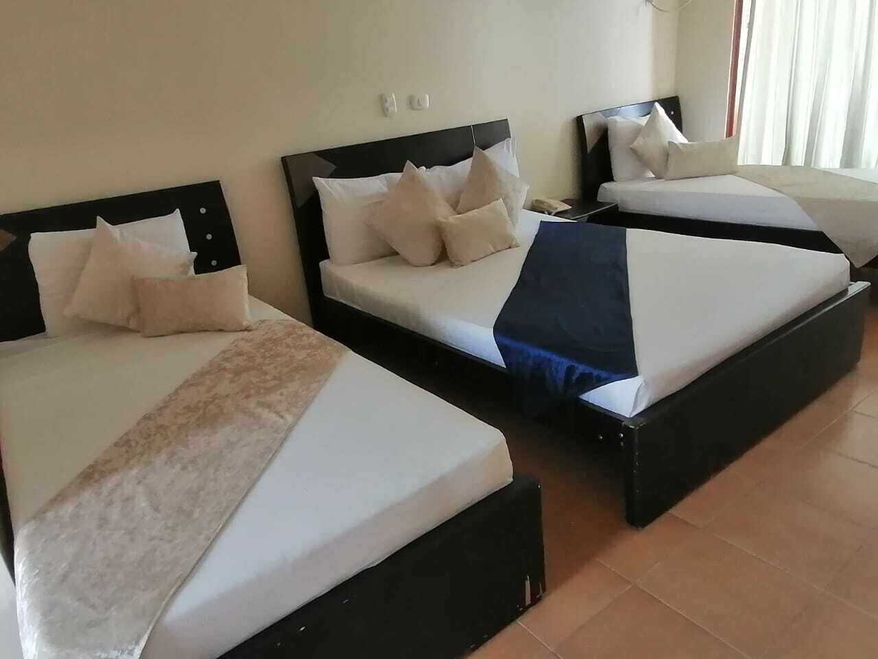 ROOM, TRIPLE