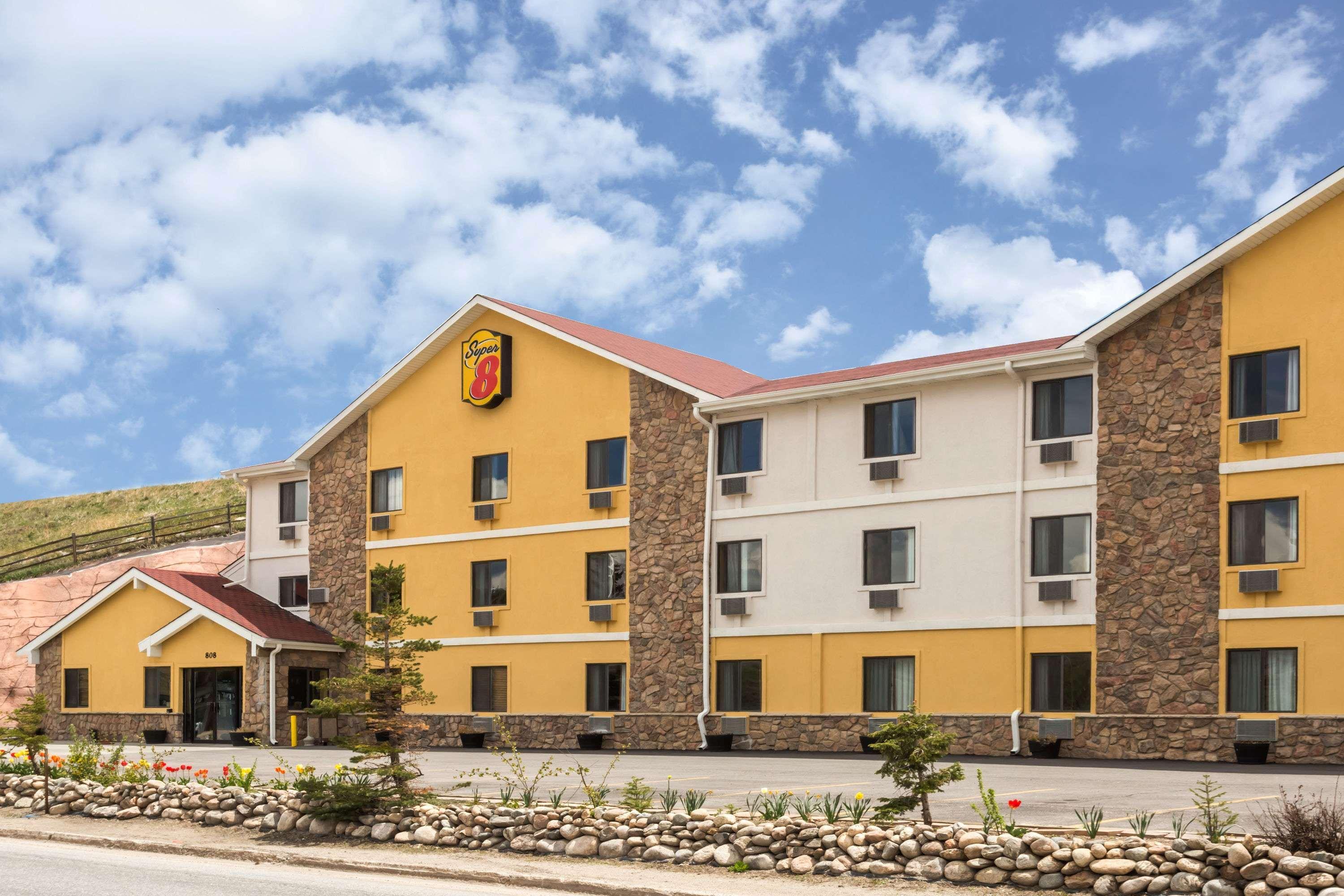 Super 8 by Wyndham Dillon/Breckenridge Area 3/25