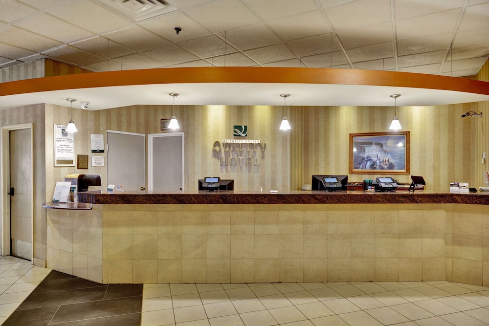 Quality Hotel & Suites At The Falls 6/51