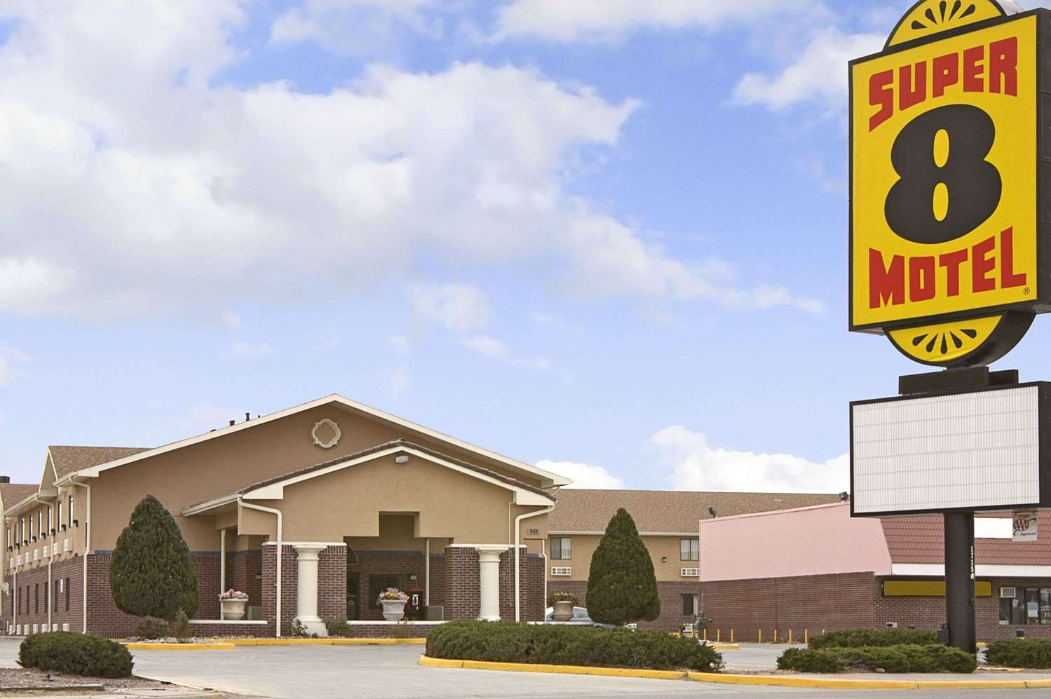 Super 8 By Wyndham Gallup 2/26