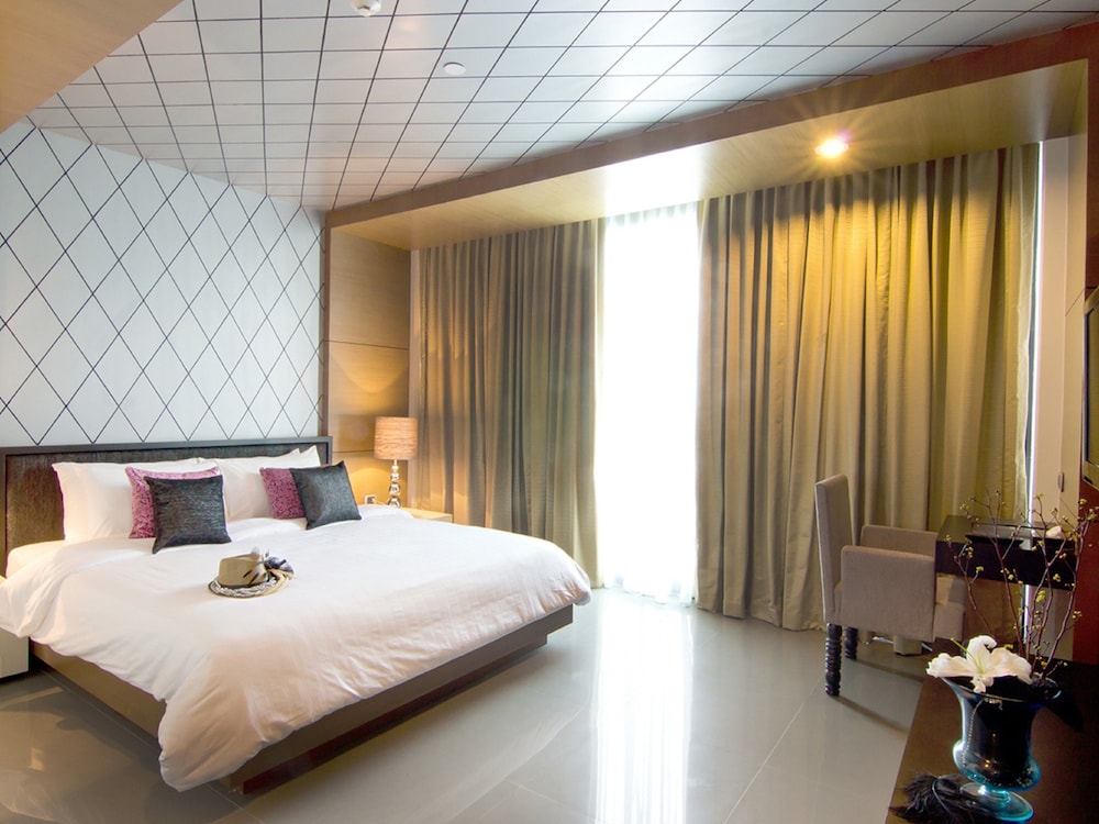 Way Hotel 22/73