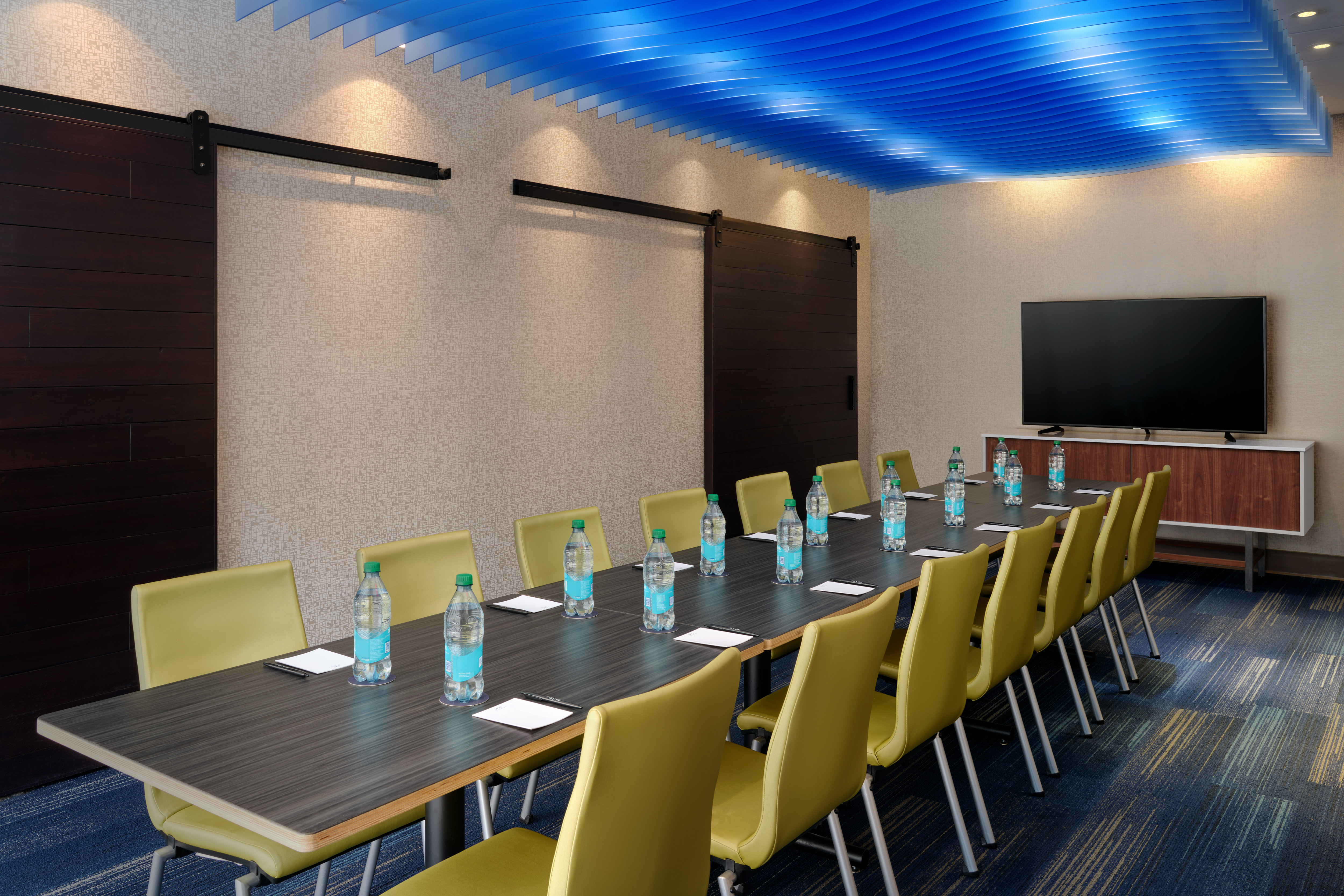 Holiday Inn Express and Suites Brunswick 47/48
