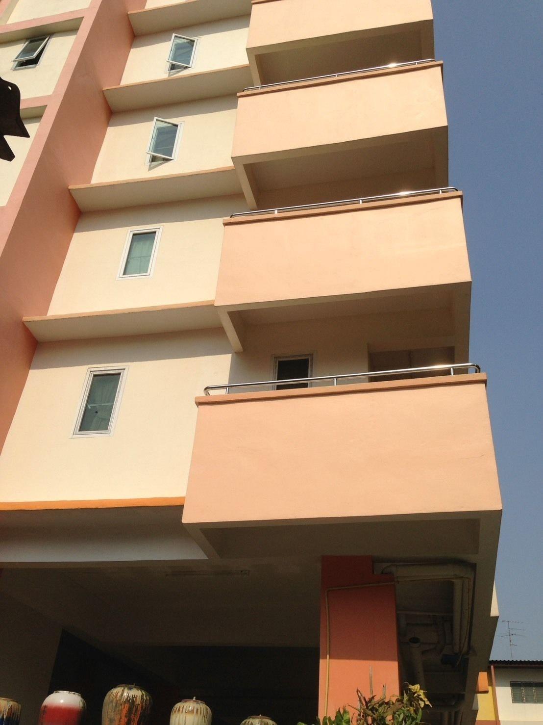 Yaowamal Apartment 1/14