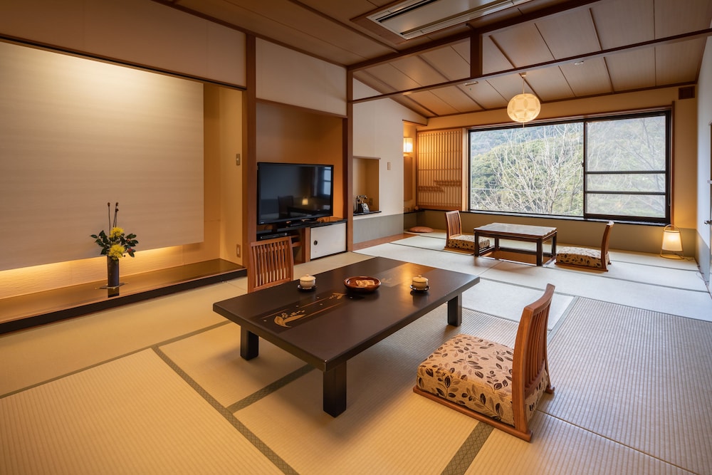 Hakone Kamon 33/41