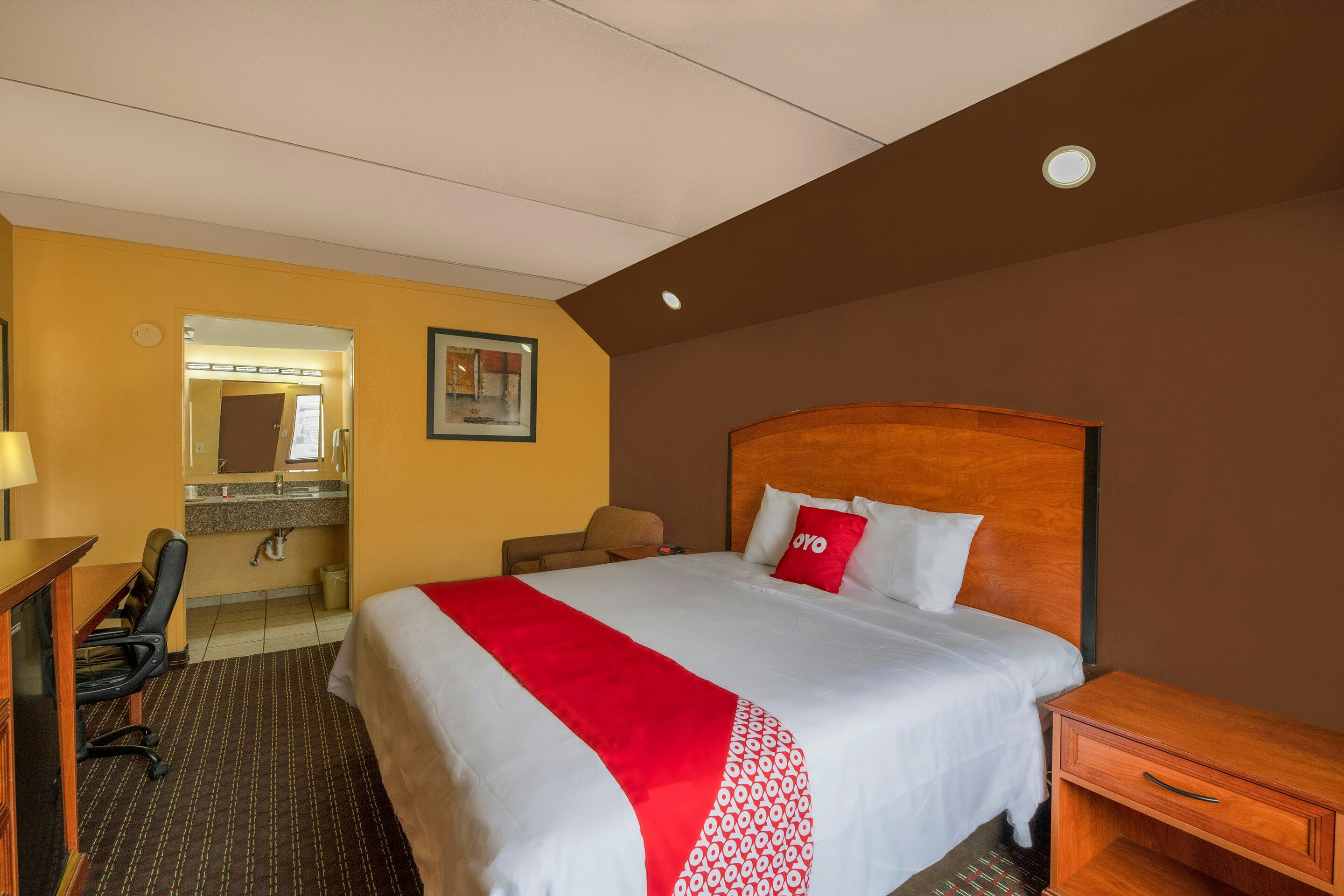 ROOM, KING BED